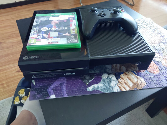 Elbląg Witam sprzedam Xbox one z jednym padem i grą fifa 21 pelne okablowanie konsola 100% sprawna.