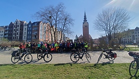 Rowerem na wieżę lotniskową nad Nogatem Rowerem na wieżę lotniskową nad Nogatem