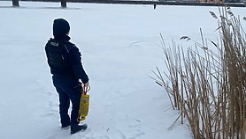 Nie zostawili go na lodzie Nie zostawili go na lodzie