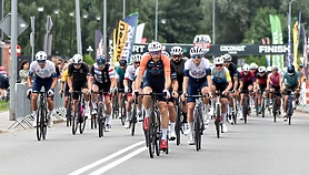 Ścigali się na szosie i rolkach. Road Race w Elblągu Ścigali się na szosie i rolkach. Road Race w Elblągu