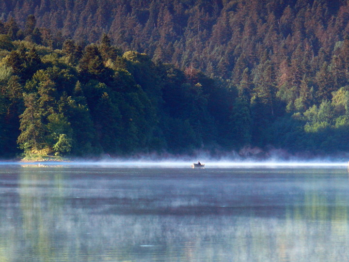 Jezioro Solińskie o świcie (Lipiec 2014)
