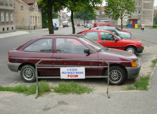 Jest taki parking w Elblągu (Sierpień 2002)