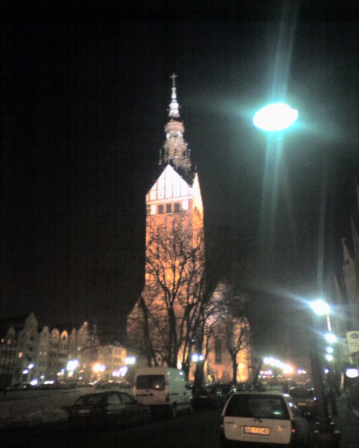  
kościół w świetle  lamp
