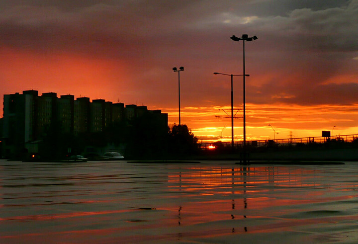 Zachód słońca nad Zawadą. (Czerwiec 2010)