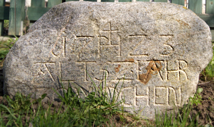 Kamień nagrobny – Cmentarz 11 wsi w Żelichowie-Cyganku