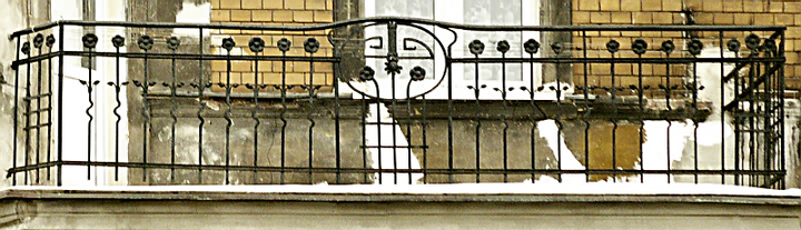 Balkon kamienicy przy ul.Malborskiej.