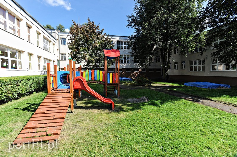 Elbląg, Na dziedzińcu szkoły powstał plac zabaw dla przedszkolaków