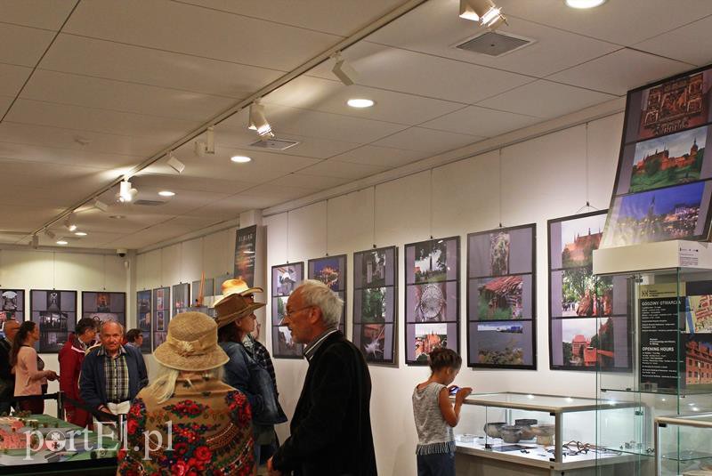 Elbląg, Wystawę zdjęć fotografików krajobrazu można oglądać do końca września w Ratuszu Staromiejskim