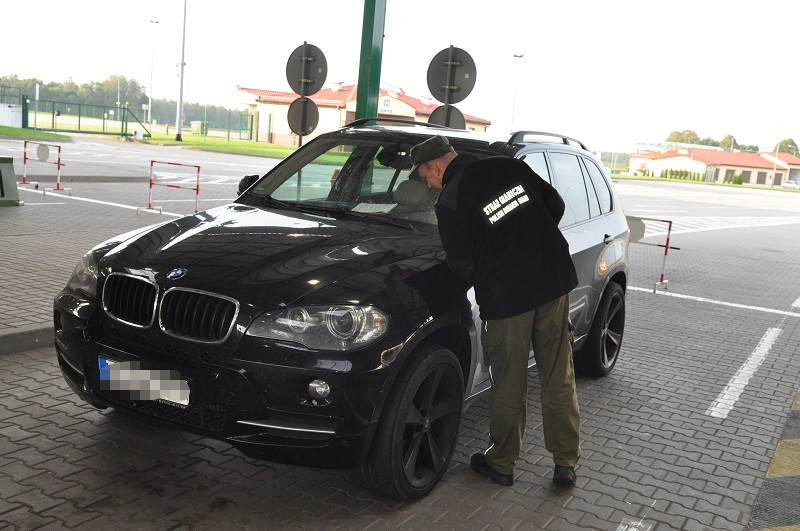 Elbląg, Poszukiwane bmw x5 zatrzymane w Grzechotkach