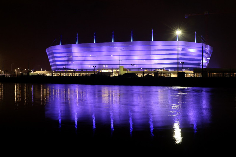 Elbląg, Stadion w Kaliningradzie nocną porą