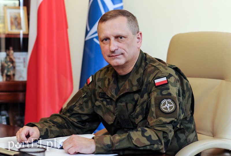 Elbląg, Gen. bryg. Krzysztof Motacki, dowódca Wielonarodowej Dywizji Północny-Wschód