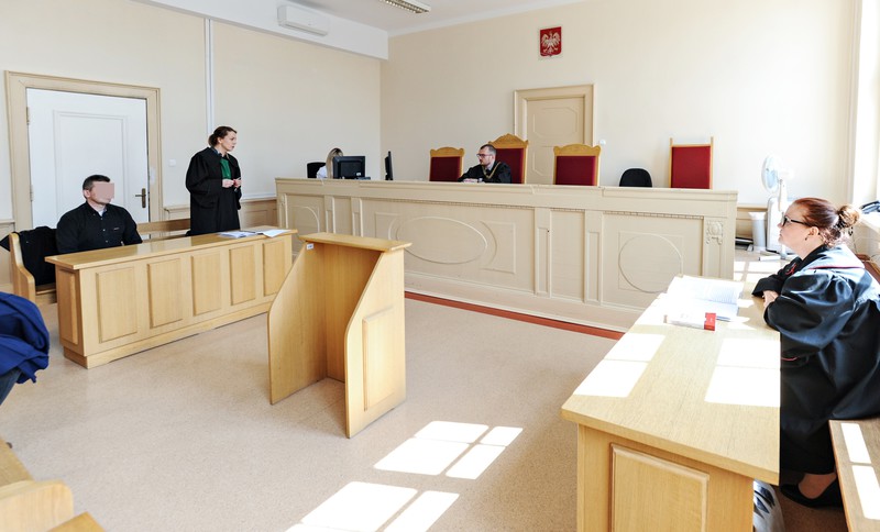 Elbląg, Artur D. usłyszał dziś wyrok: rok pozbawienia wolności z warunkowym zawieszeniem wykonania kary na 3 lata Elbląg, Artur D. usłyszał dziś wyrok: rok pozbawienia wolności z warunkowym zawieszeniem wykonania kary na 3 lata
