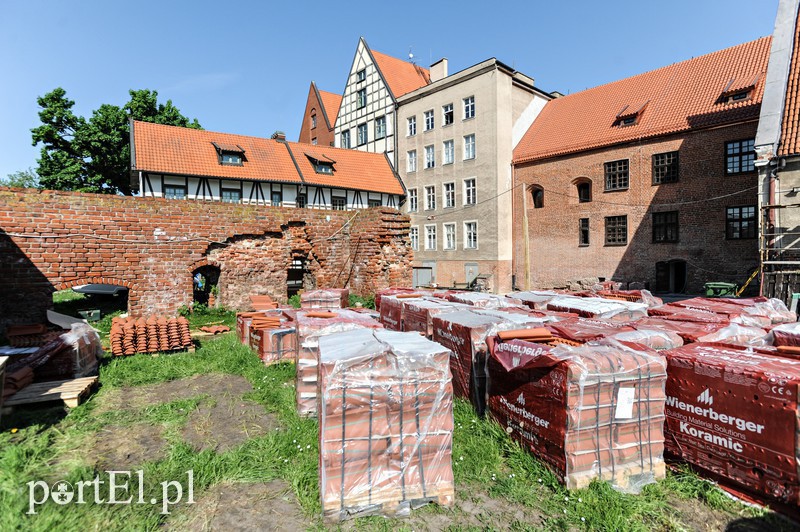 Elbląg, Prace budowlano-remontowe na terenie Biblioteki Elbląskiej idą pełną parą Elbląg, Prace budowlano-remontowe na terenie Biblioteki Elbląskiej idą pełną parą