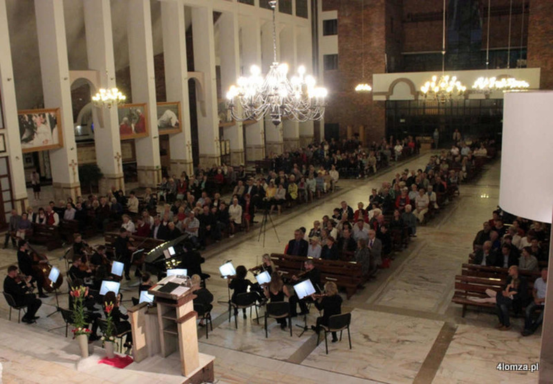 Elbląg, Orkiestra podbiła Łomżę muzyką filmową Elbląg, Orkiestra podbiła Łomżę muzyką filmową