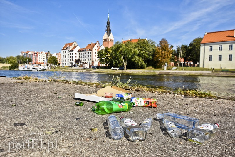 Elbląg, Śmieci tam dostatek. Niestety...