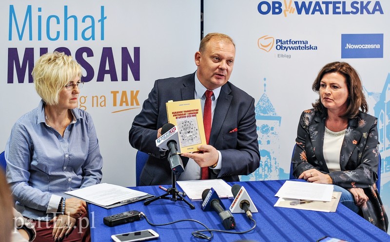 Elbląg, O programie wyborczym w dziedzinie kultury i edukacji opowiadali (od lewej): Irena Sokołowska, Michał Missan i Joanna Jankowska Elbląg, O programie wyborczym w dziedzinie kultury i edukacji opowiadali (od lewej): Irena Sokołowska, Michał Missan i Joanna Jankowska