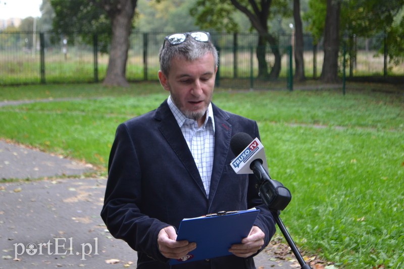 Elbląg, Miasto niespecjalnie zwraca uwagę na dotychczasowe protesty i nie chce wysłuchać strony społecznej – mówił Robert Koliński Elbląg, Miasto niespecjalnie zwraca uwagę na dotychczasowe protesty i nie chce wysłuchać strony społecznej – mówił Robert Koliński