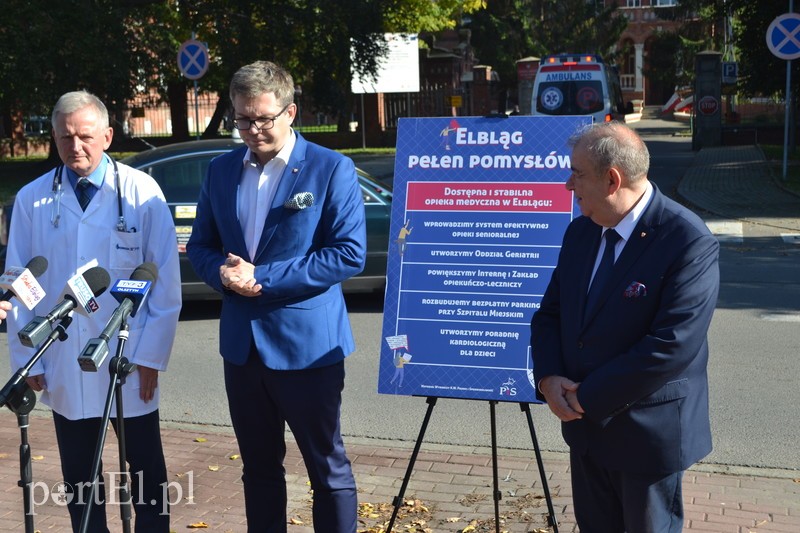 Elbląg, Na zdjęciu z Jerzym Wilkiem radny PiS Rafał Traks i ordynator oddziału pulmunologii Szpitala Miejskiego Waldemar Bieniek Elbląg, Na zdjęciu z Jerzym Wilkiem radny PiS Rafał Traks i ordynator oddziału pulmunologii Szpitala Miejskiego Waldemar Bieniek