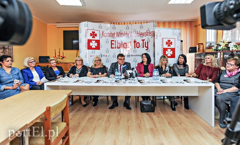 Elbląg, Witold Wróblewski i kandydatki do Rady Miejskiej z jego jego komitetu wyborczego Elbląg, Witold Wróblewski i kandydatki do Rady Miejskiej z jego jego komitetu wyborczego