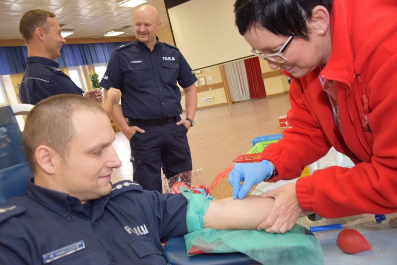 Elbląg, Policjanci oddali krew