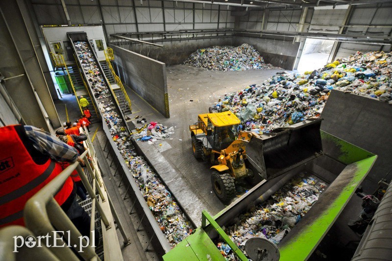 Elbląg, Do elbląskiego Zakładu Utylizacji Odpadów trafia rocznie ok. 77 tysięcy ton śmieci