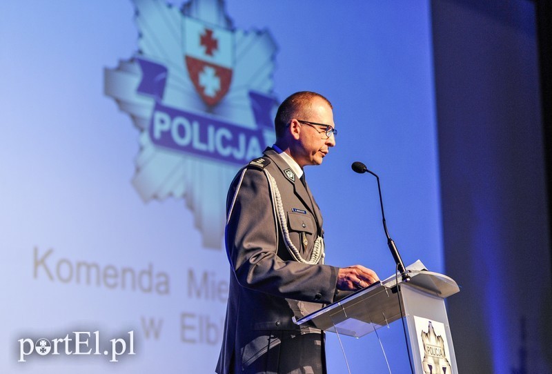 Elbląg, Insp. Robert Muraszko jest zadowolony z wyników, jakie osiągają elbląscy policjanci