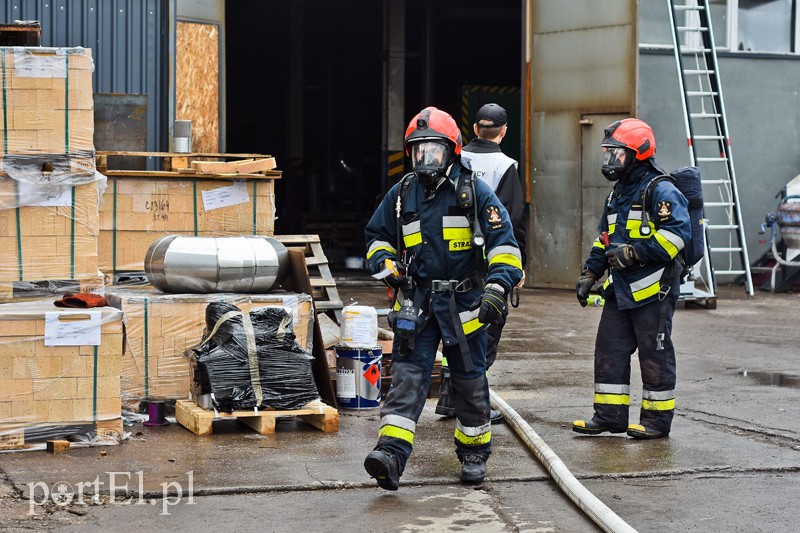Elbląg, Pożar w hali produkcyjnej przy ul. Łęczyckiej, jedna osoba trafiła do szpitala
