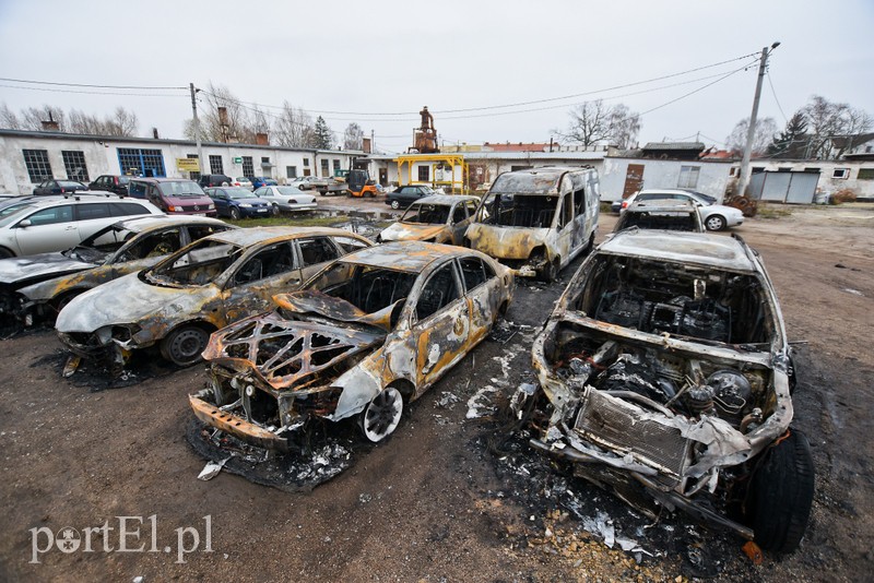 Elbląg, Pożar 7 samochodów przy ul. Nowodworskiej