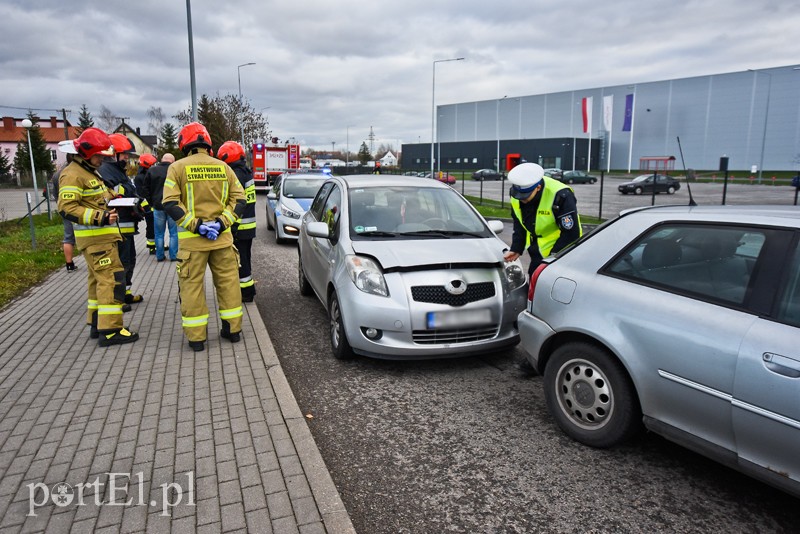 Elbląg, Zderzenie toyoty z audi na ul. Żuławskiej Elbląg, Zderzenie toyoty z audi na ul. Żuławskiej