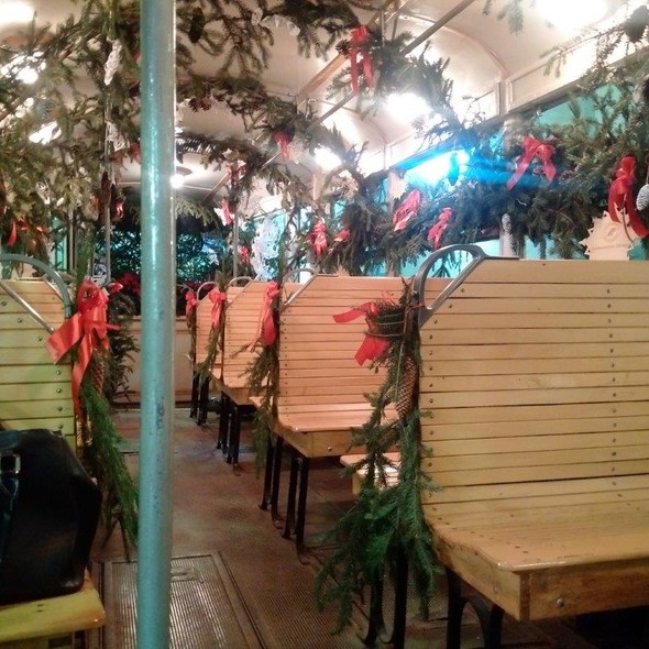 Elbląg, Mikołajkowy Zielony Tramwaj gotowy do drogi Elbląg, Mikołajkowy Zielony Tramwaj gotowy do drogi
