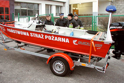 Elbląg, Elbląscy strażacy otrzymali dziś specjalną łódź płaskodenną