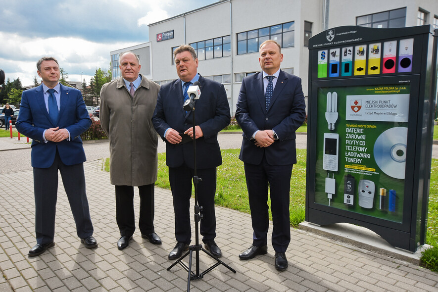 Elbląg, Władze miasta zaprezentowały nowy śmietnik Elbląg, Władze miasta zaprezentowały nowy śmietnik