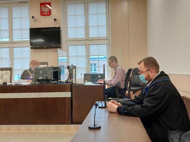 Elbląg, Sprawa byłego komendanta OSP toczy się przed Sądem Rejonowym w Elblągu. Na pierwszym planie przedstawiciel gminy Markusy, która jest oskarżycielem posiłkowym w tej sprawie (