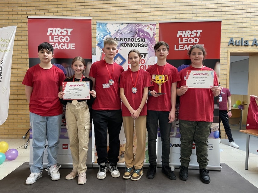 Elbląg, Sukces uczniów w konkursie First Lego League