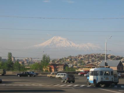 Elbląg, Ararat widziany z ulicy w Erewaniu
