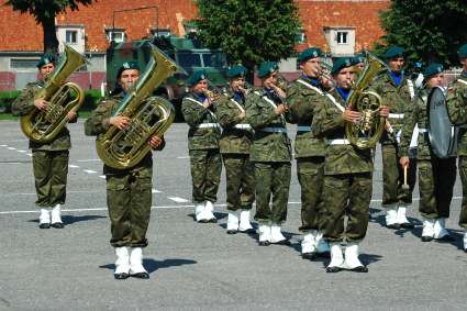Elbląg, Podczas ważnych uroczystości prezentuje się orkiestra wojskowa. Tak będzie zapewne także jutro