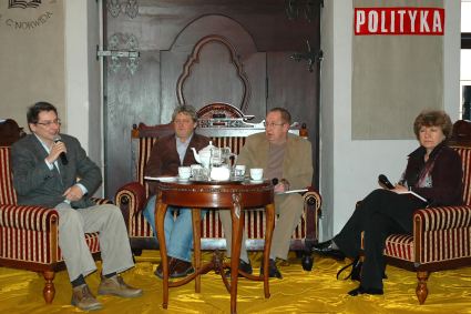 Elbląg, Od lewej: Aleksander Kaczorowski, Mirosław Pęczak, Jacek Nowiński i Zina Jarmoszuk