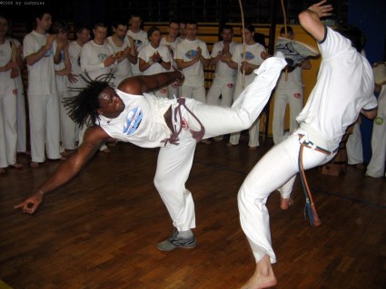 Elbląg, Walka, śpiew, gra i taniec (capoeira)
