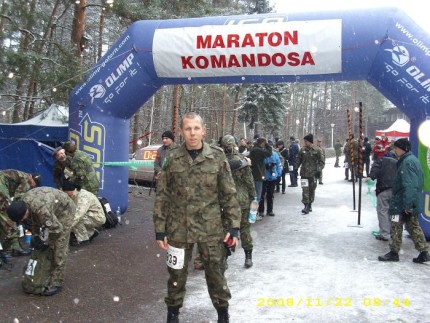 Elbląg, Mł. chor. SG Andrzej Luśnia przed startem w V Maratonie Komandosa - jeszcze nie wie, że będzie najszybszym pogranicznikiem w kraju