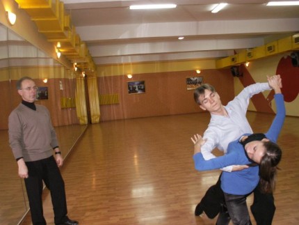 Elbląg, Tancerze z Elbląskiego Klubu Tańca „Jantar"  trenują pod okiem Tora Floysvika z Norwegii