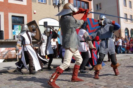 Elbląg, Częścią miejskiej majówki są inscenizacje historyczne (arch. PS)