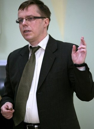 Elbląg, Na zdjęciu dr Krzysztof Sidorowicz