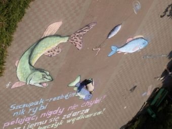 Elbląg, Praca artystów na elbląskim chodniku. Elbląg, Praca artystów na elbląskim chodniku.