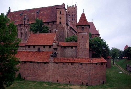 Elbląg, Konkursy na jubileusz Muzeum Zamkowego w Malborku Elbląg, Konkursy na jubileusz Muzeum Zamkowego w Malborku