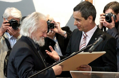 Elbląg, Gerard Kwiatkowski odebrał tytuł Honorowego Obywatela Elbląga z rąk Jerzego Wcisły, przewodniczącego Rady Miejskiej Elbląg, Gerard Kwiatkowski odebrał tytuł Honorowego Obywatela Elbląga z rąk Jerzego Wcisły, przewodniczącego Rady Miejskiej