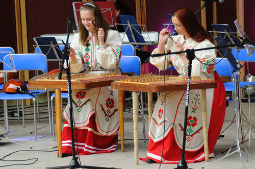 Elbląg, Rosyjskie melodie wygrywane były m.in. na cymbałach