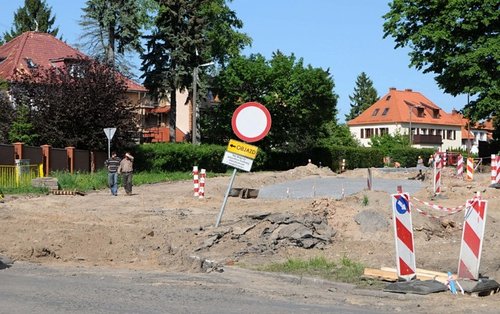 Elbląg, Dwa tygodnie trudności