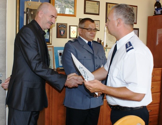Elbląg, Komendant Marek Osik podziękował policjantom za wieloletnią służbę
