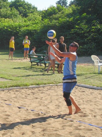 Elbląg, Zamiast leżeć plackiem – zagraj! (plażowa piłka siatkowa)