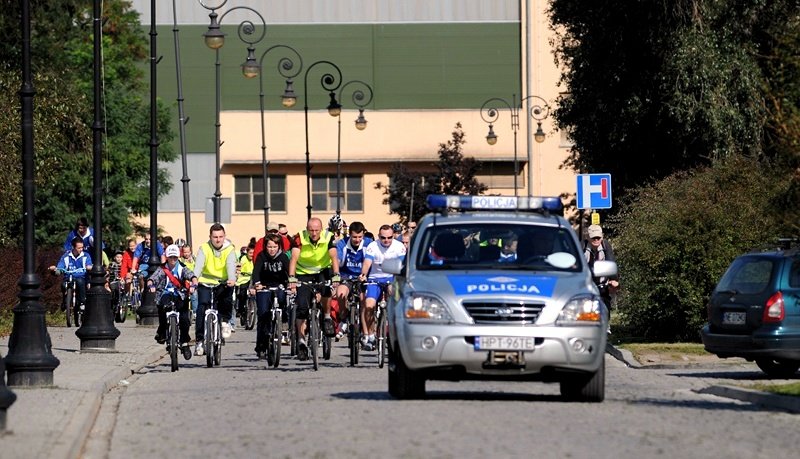 Elbląg, Kolumna rowerzystów przejechała dziś ulicami Elbląga